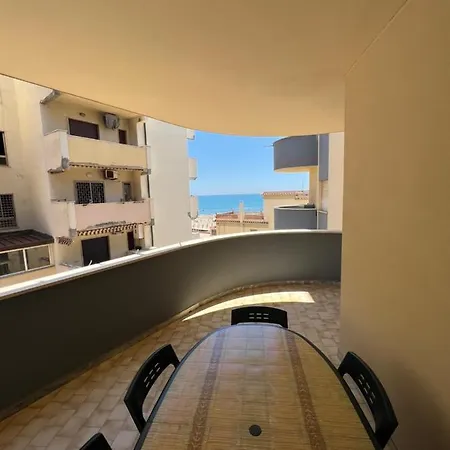 Intero Appartamento Vista Mare Nettuno شقة *
